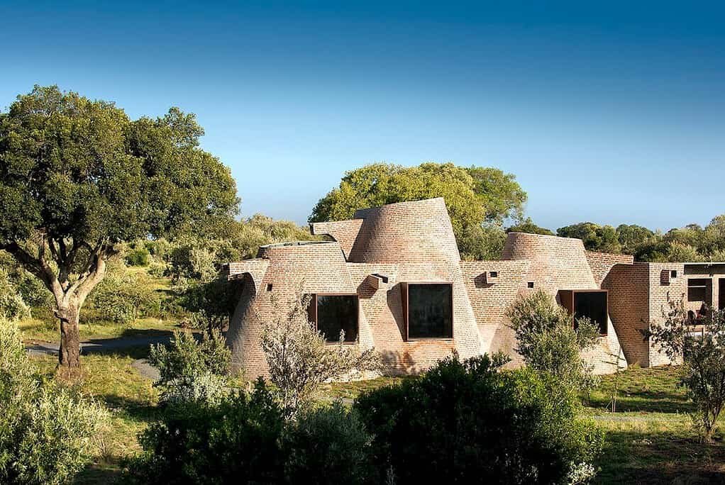 Brick guest pavilion at Angama Mara