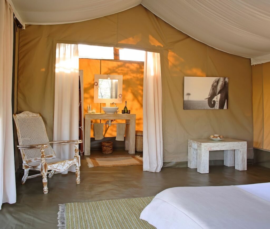 Kicheche Bush Olare guest tent with canvas walls and its en-suite bathroom