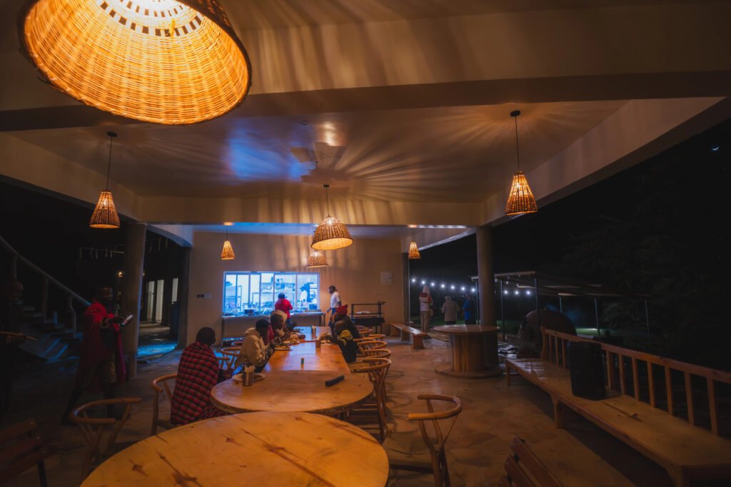 Mara Hilltop restaurant and evening dining area
