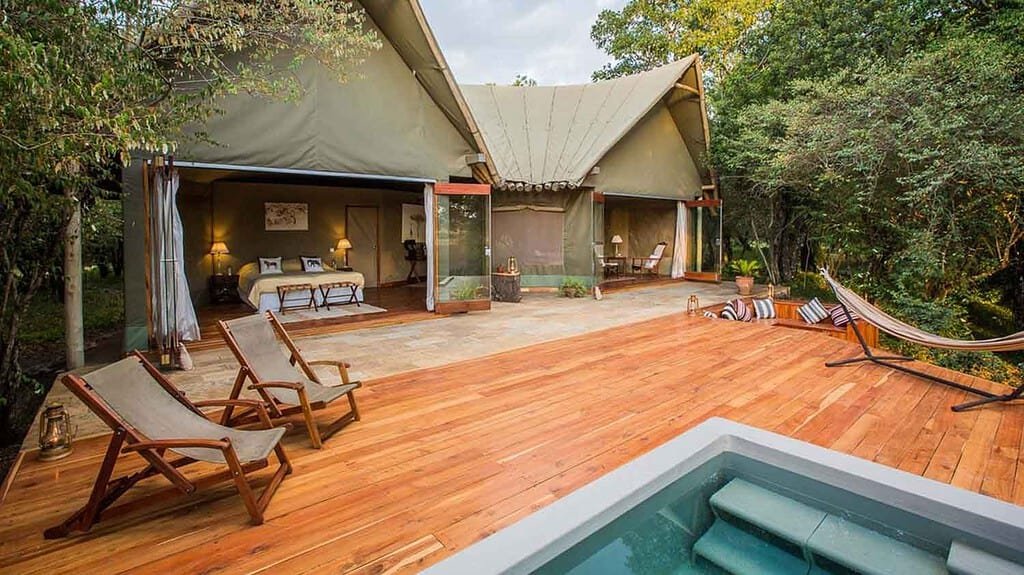 Sala’s Camp double tent with glass front, timber deck, sunken seats and plunge pool